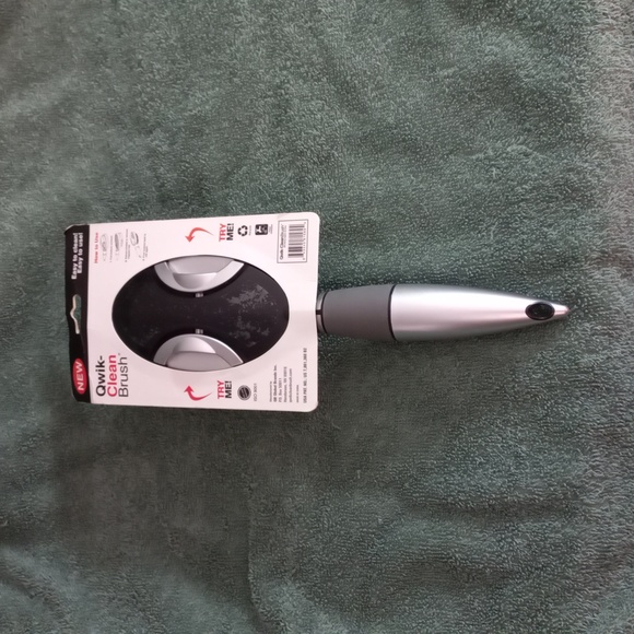NEW QWIK-CLEAN BRUSH - Picture 3 of 3